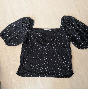 Reitmans Black Polka Dot Puff Sleeve Top